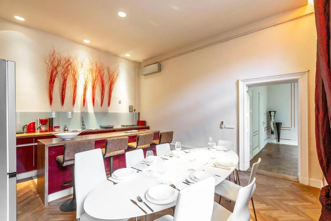 Exclusive & Stylish Central Apartment In The Heart Of Budapesta Ungaria