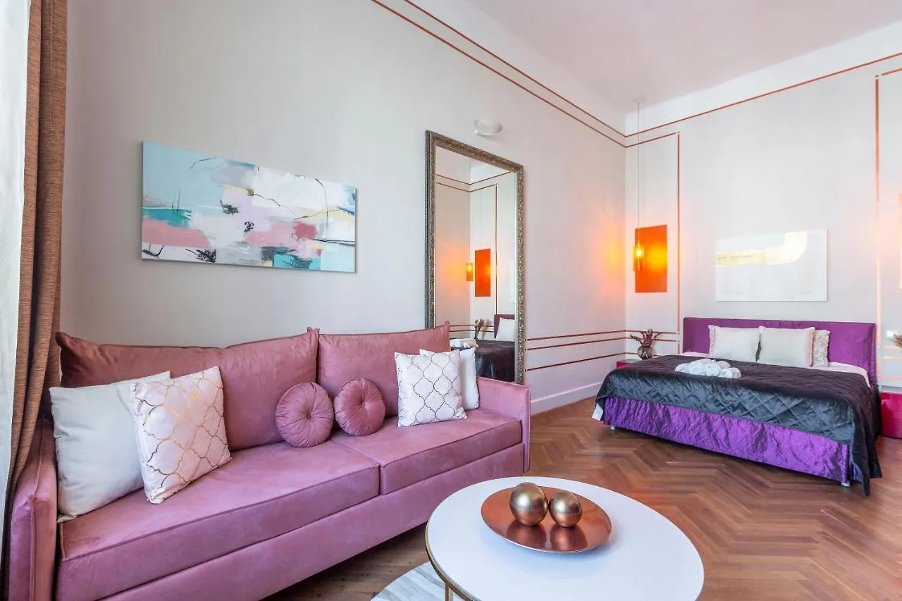 Exclusive & Stylish Central Apartment In The Heart Of Budapesta