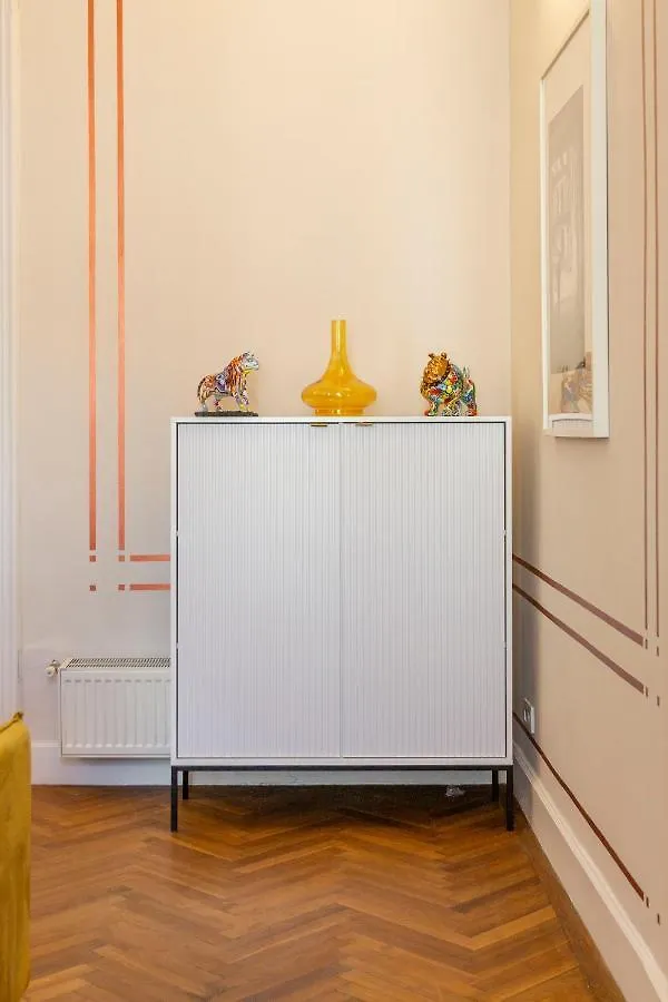 Exclusive & Stylish Central Apartment In The Heart Of Budapeste