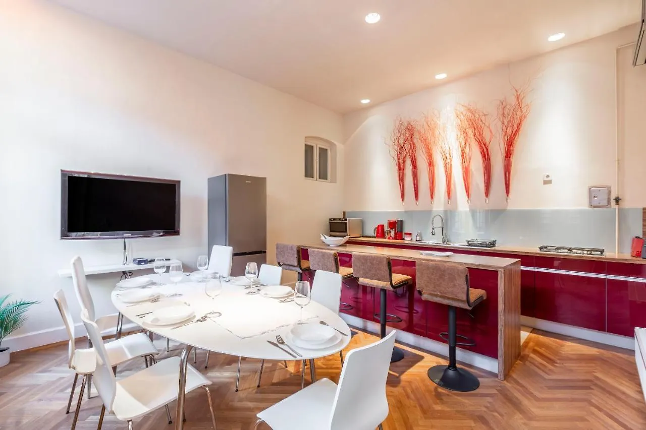 Exclusive & Stylish Central Apartment In The Heart Of Budapeste